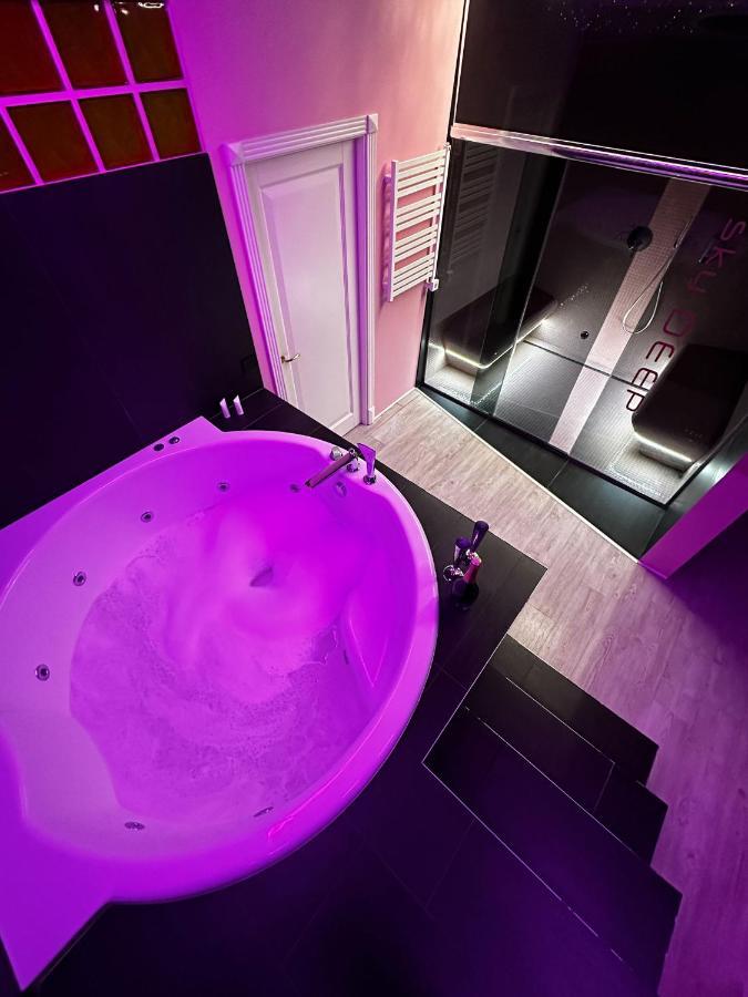 Ferienwohnung Sky Deep Jacuzzi 30 Floor Klaipėda Exterior foto