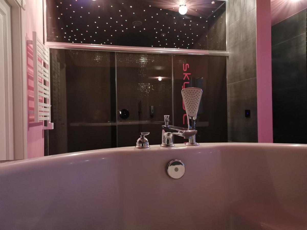 Ferienwohnung Sky Deep Jacuzzi 30 Floor Klaipėda Exterior foto